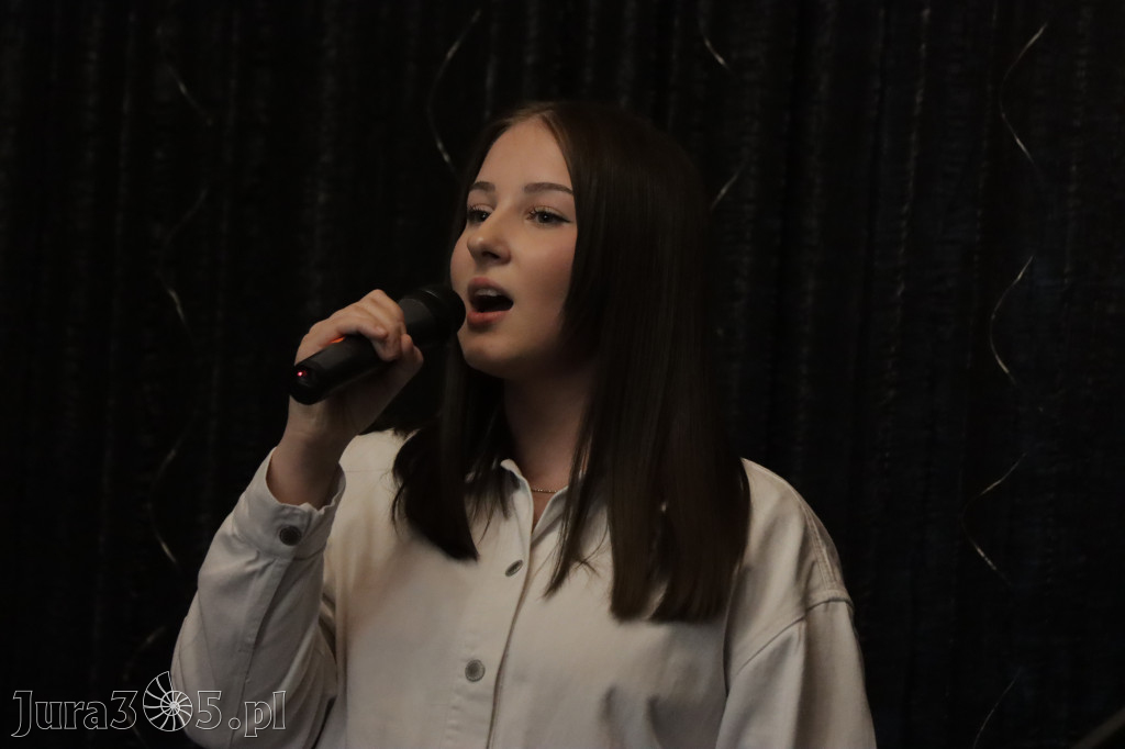 Fotorelacja: Koncert Nie tylko dla Mam w Pałacyku nad Wartą w Zawierciu Kromołowie