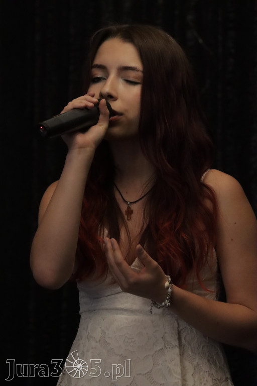 Fotorelacja: Koncert Nie tylko dla Mam w Pałacyku nad Wartą w Zawierciu Kromołowie