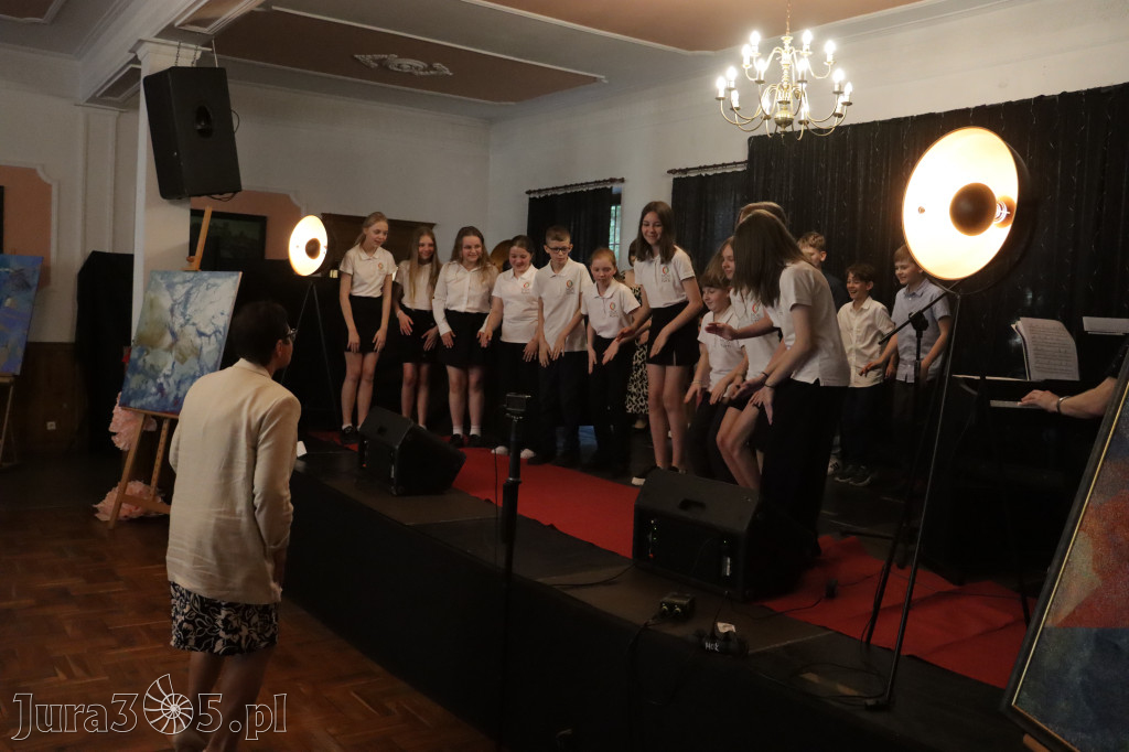 Fotorelacja: Koncert Nie tylko dla Mam w Pałacyku nad Wartą w Zawierciu Kromołowie
