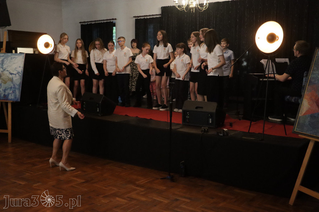 Fotorelacja: Koncert Nie tylko dla Mam w Pałacyku nad Wartą w Zawierciu Kromołowie