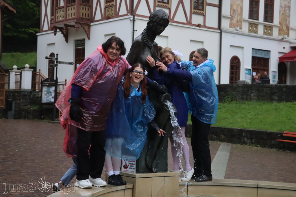 Fotorelacja: Wycieczka do Szczawnicy - Przedstawienie charytatywne 2026 w Myszkowie