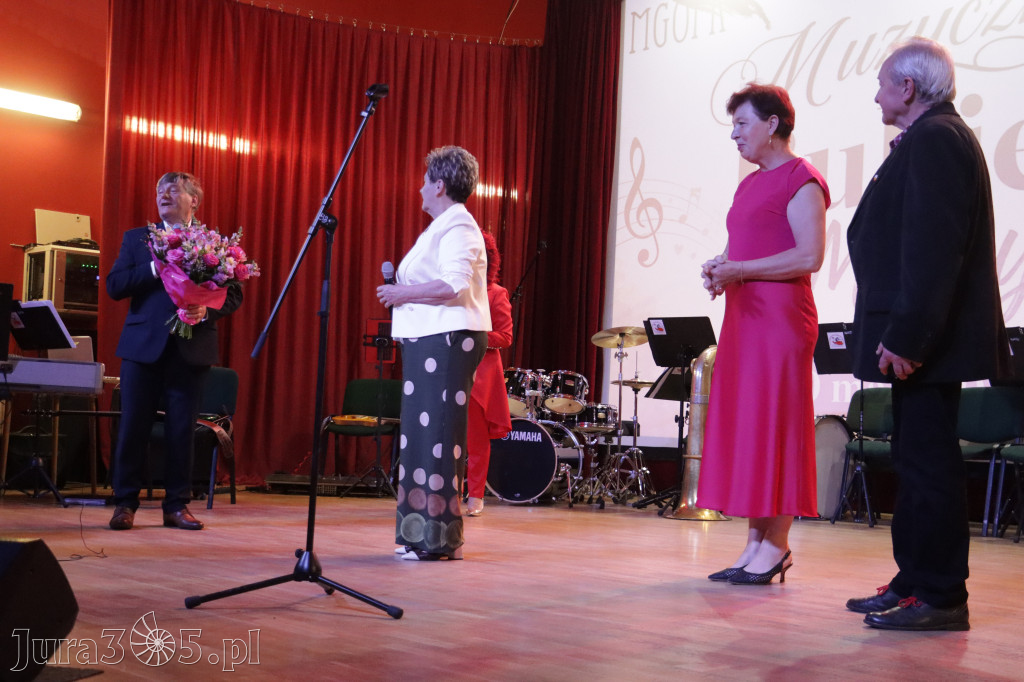Fotorelacja: Koncert MUZYCZNY BUKIET DLA MAMY w Koziegłowach