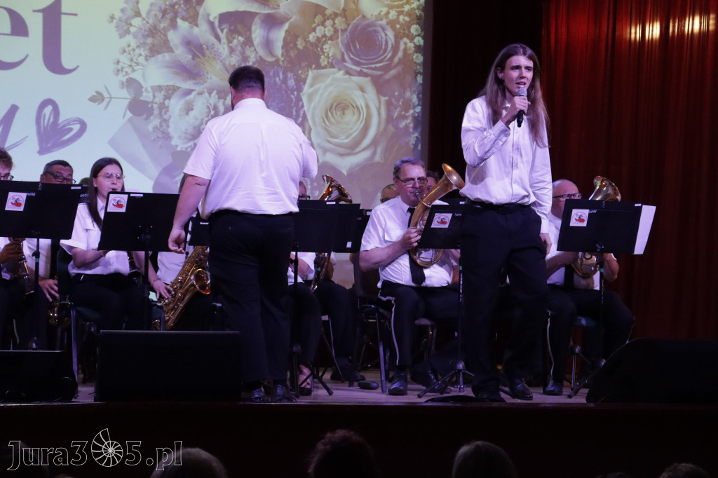 Fotorelacja: Koncert MUZYCZNY BUKIET DLA MAMY w Koziegłowach