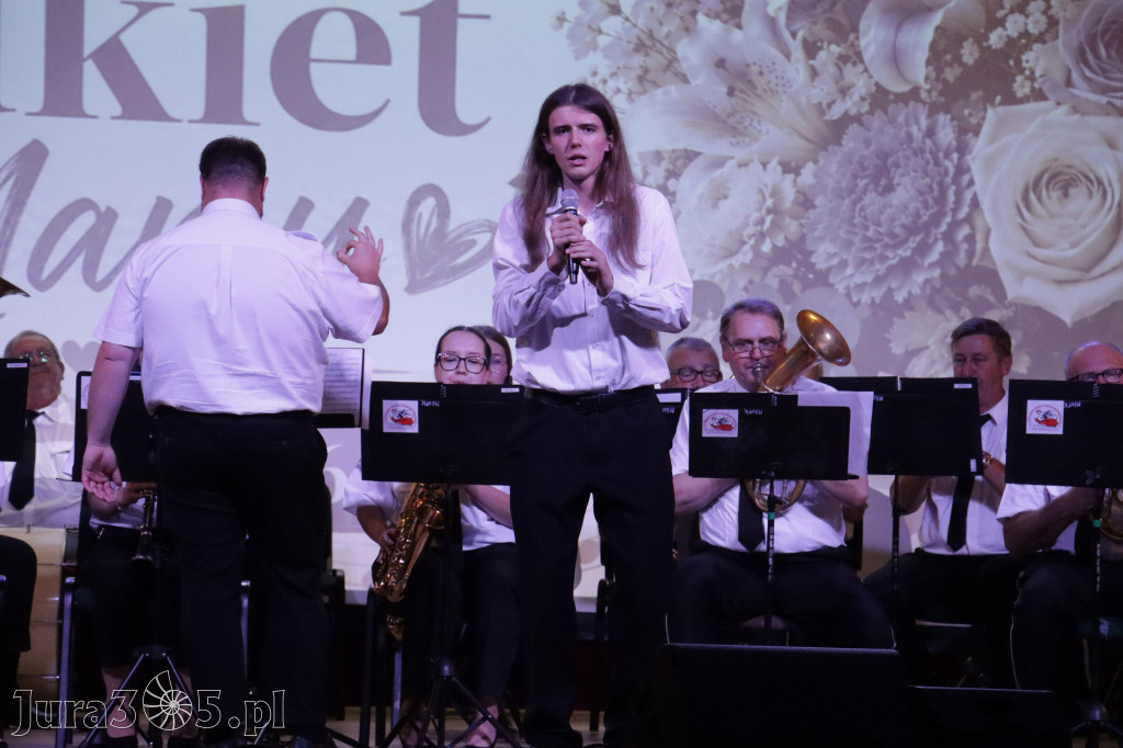 Fotorelacja: Koncert MUZYCZNY BUKIET DLA MAMY w Koziegłowach
