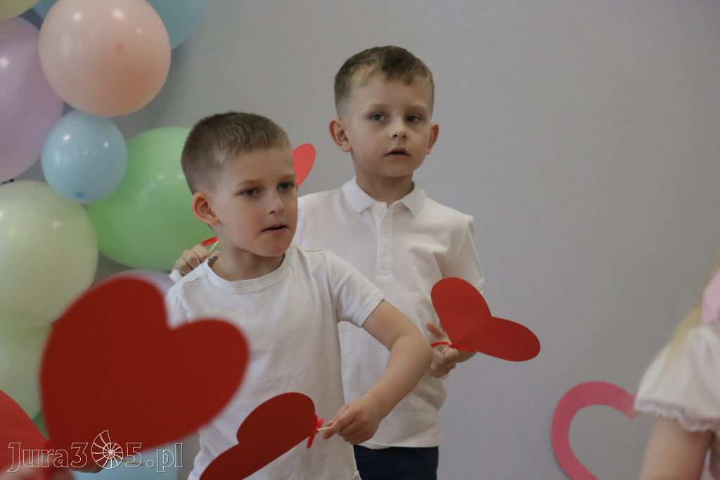 Fotorelacja I: Festyn Rodzinny w Przedszkolu Integracyjnym nr 3 w Zawierciu
