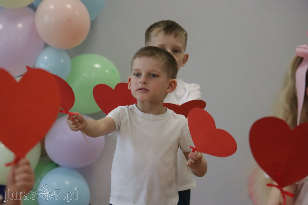 Fotorelacja I: Festyn Rodzinny w Przedszkolu Integracyjnym nr 3 w Zawierciu