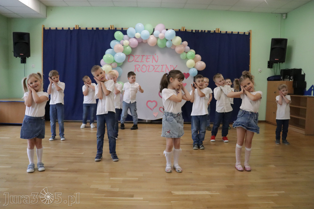 Fotorelacja I: Festyn Rodzinny w Przedszkolu Integracyjnym nr 3 w Zawierciu
