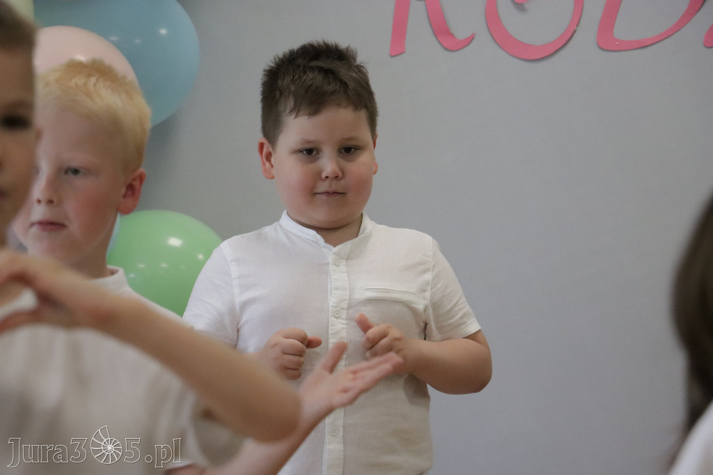 Fotorelacja I: Festyn Rodzinny w Przedszkolu Integracyjnym nr 3 w Zawierciu