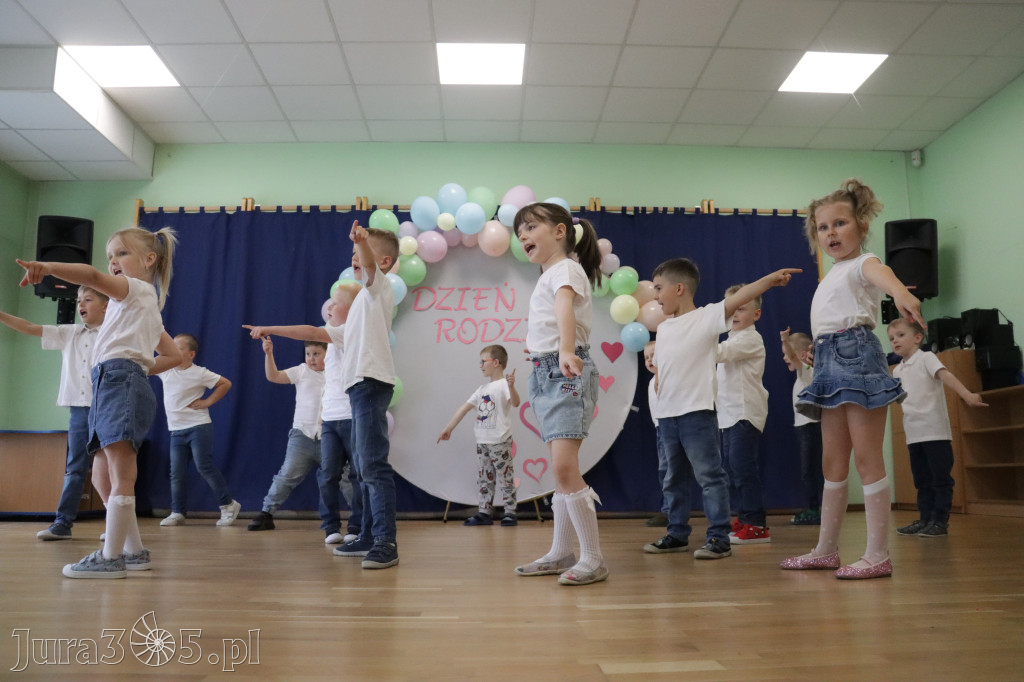 Fotorelacja I: Festyn Rodzinny w Przedszkolu Integracyjnym nr 3 w Zawierciu