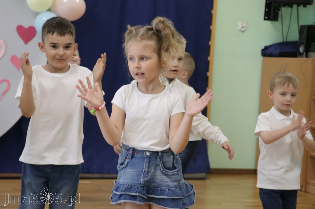 Fotorelacja I: Festyn Rodzinny w Przedszkolu Integracyjnym nr 3 w Zawierciu