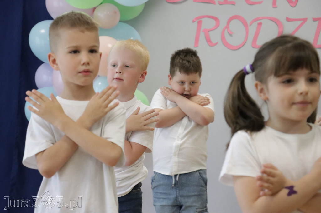 Fotorelacja I: Festyn Rodzinny w Przedszkolu Integracyjnym nr 3 w Zawierciu