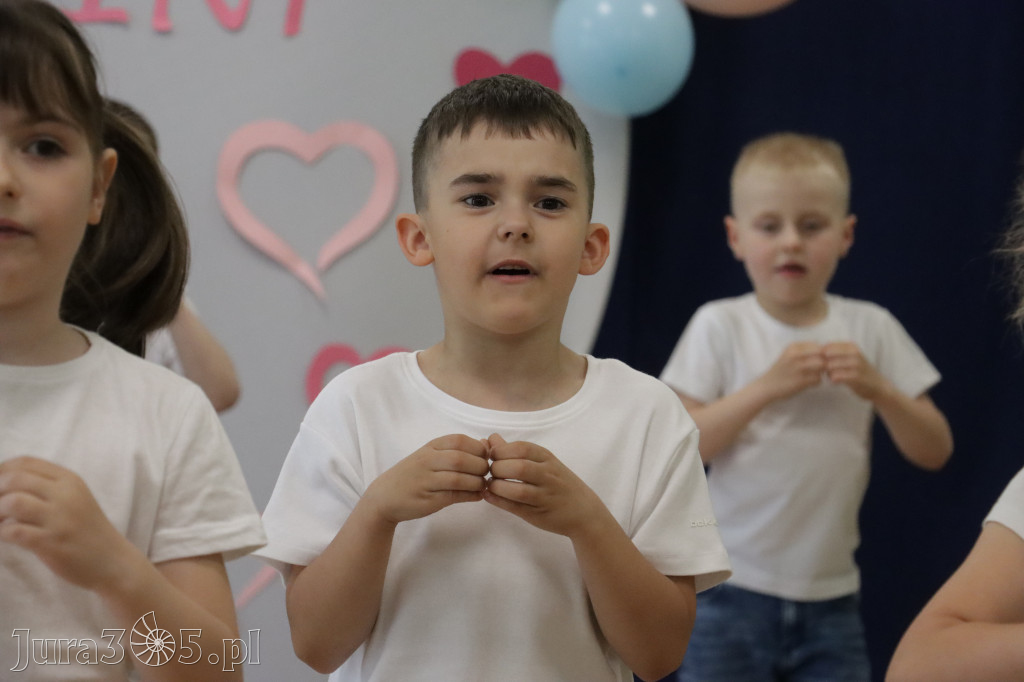 Fotorelacja I: Festyn Rodzinny w Przedszkolu Integracyjnym nr 3 w Zawierciu