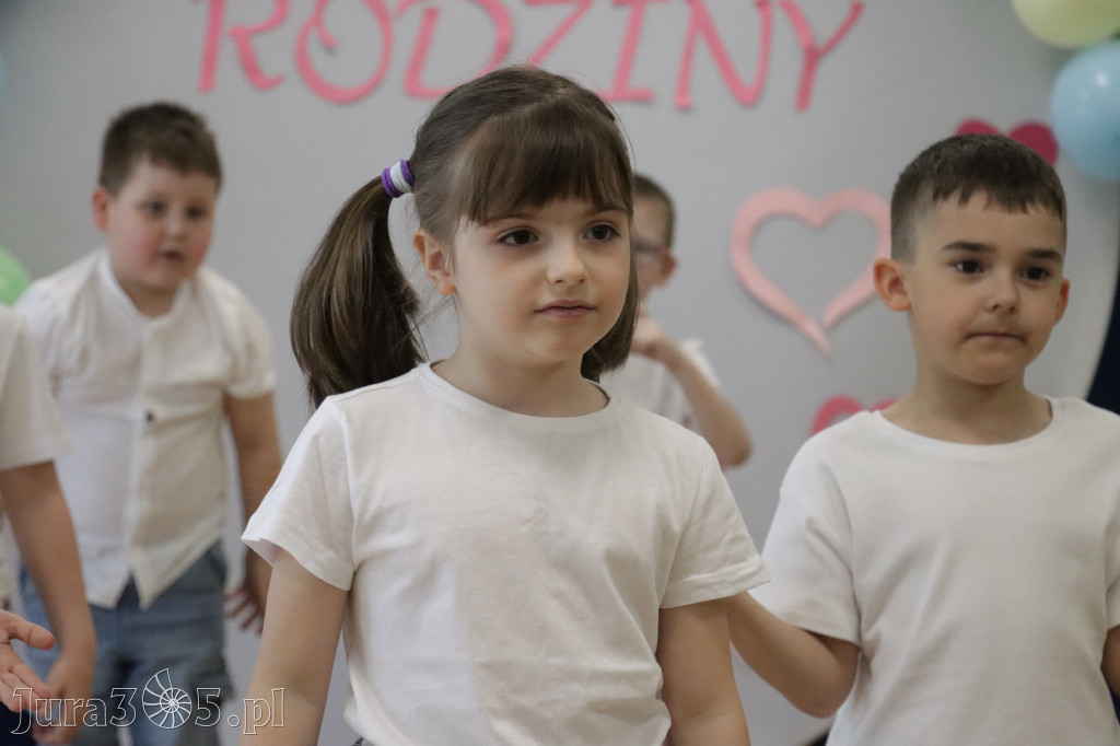 Fotorelacja I: Festyn Rodzinny w Przedszkolu Integracyjnym nr 3 w Zawierciu