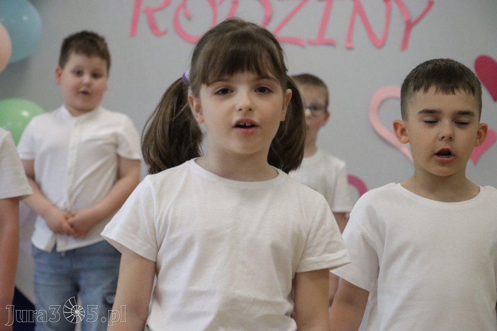 Fotorelacja I: Festyn Rodzinny w Przedszkolu Integracyjnym nr 3 w Zawierciu