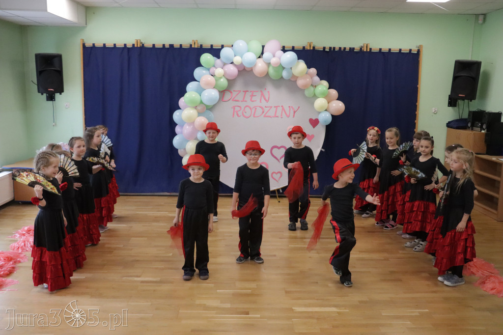 Fotorelacja II: Festyn Rodzinny w Przedszkolu Integracyjnym nr 3 w Zawierciu