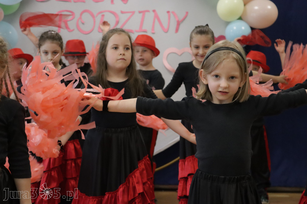 Fotorelacja II: Festyn Rodzinny w Przedszkolu Integracyjnym nr 3 w Zawierciu