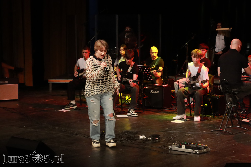 Fotorelacja: Podsumowanie roku szkolnego - Jurajska Szkoła Rocka w MOK Zawiercie