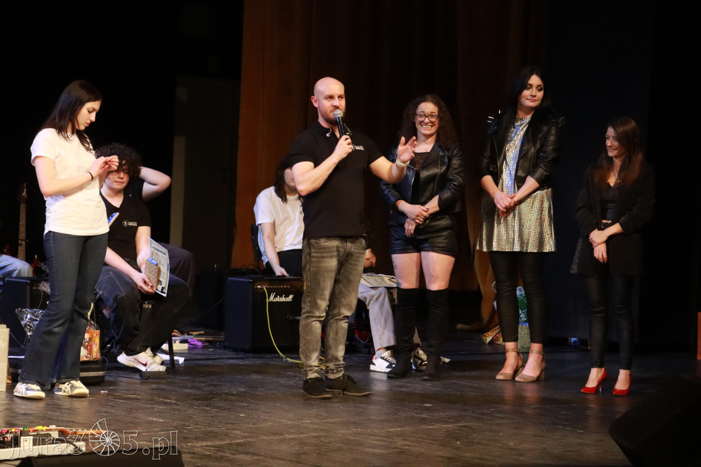 Fotorelacja: Podsumowanie roku szkolnego - Jurajska Szkoła Rocka w MOK Zawiercie