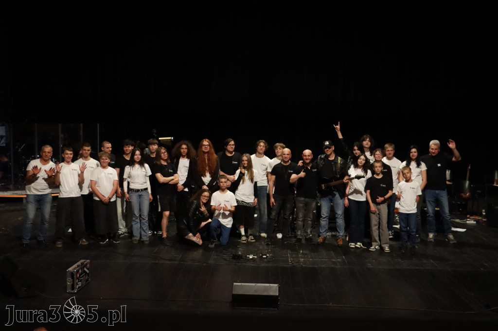 Fotorelacja: Podsumowanie roku szkolnego - Jurajska Szkoła Rocka w MOK Zawiercie