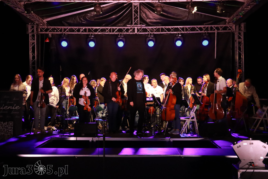 Fotorelacja II: KONCERT ROCKOWO SYMFONICZNY - Zamek Ogrodzieniec
