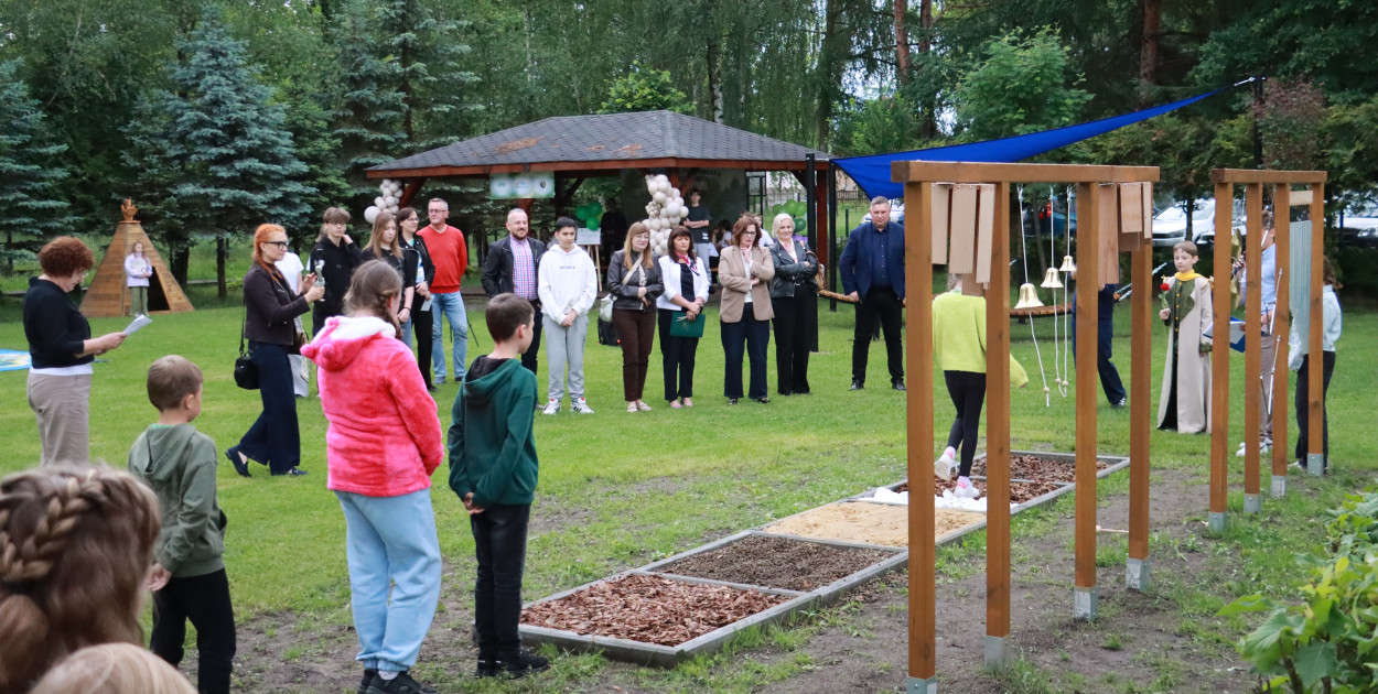 Fotorelacja: Oficjalne otwarcie „Pracowni pod chmurką” w Szkole Podstawowej nr 11 w Zawierciu - Marciszowie