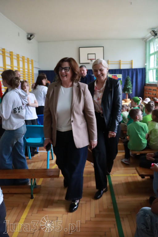 Fotorelacja: Oficjalne otwarcie „Pracowni pod chmurką” w Szkole Podstawowej nr 11 w Zawierciu - Marciszowie