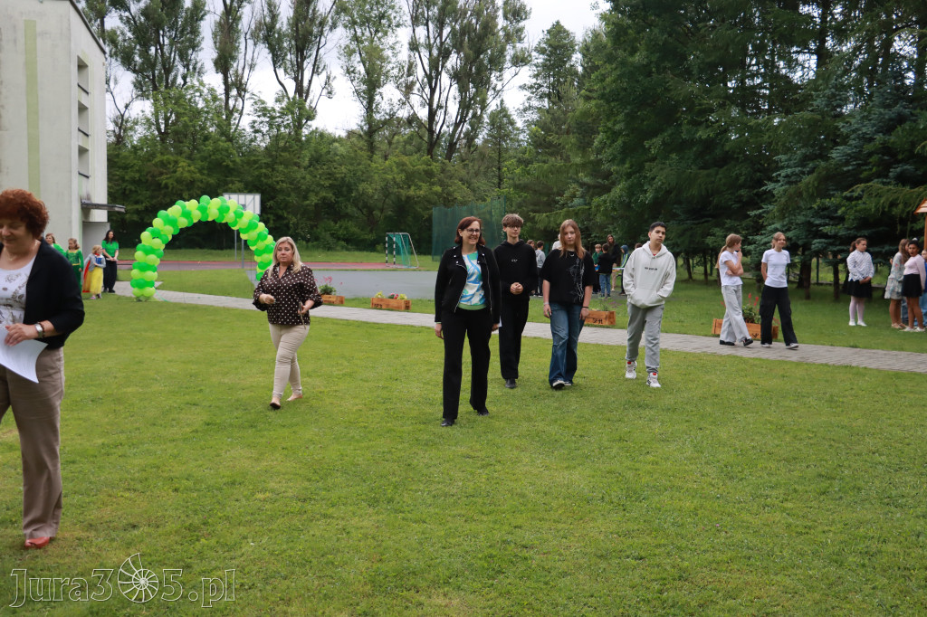 Fotorelacja: Oficjalne otwarcie „Pracowni pod chmurką” w Szkole Podstawowej nr 11 w Zawierciu - Marciszowie