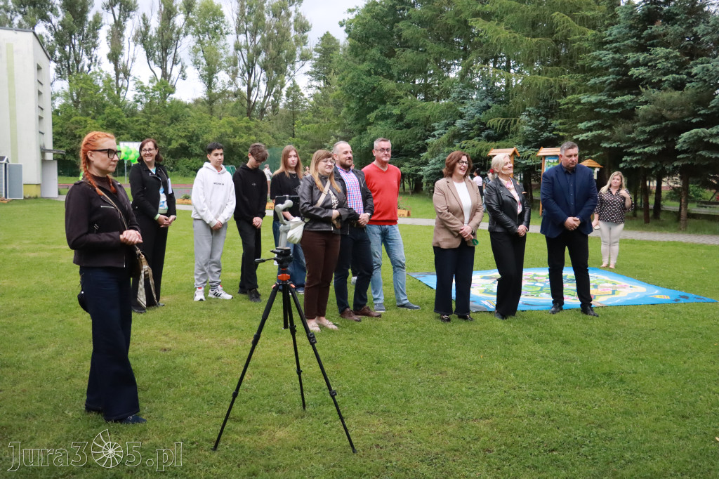 Fotorelacja: Oficjalne otwarcie „Pracowni pod chmurką” w Szkole Podstawowej nr 11 w Zawierciu - Marciszowie