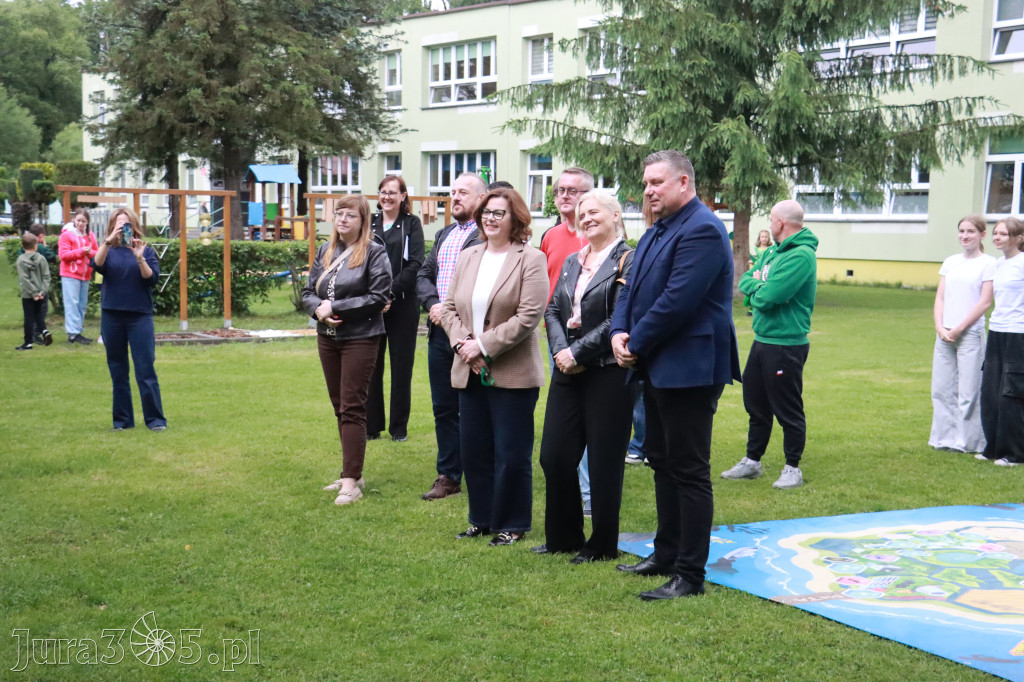 Fotorelacja: Oficjalne otwarcie „Pracowni pod chmurką” w Szkole Podstawowej nr 11 w Zawierciu - Marciszowie