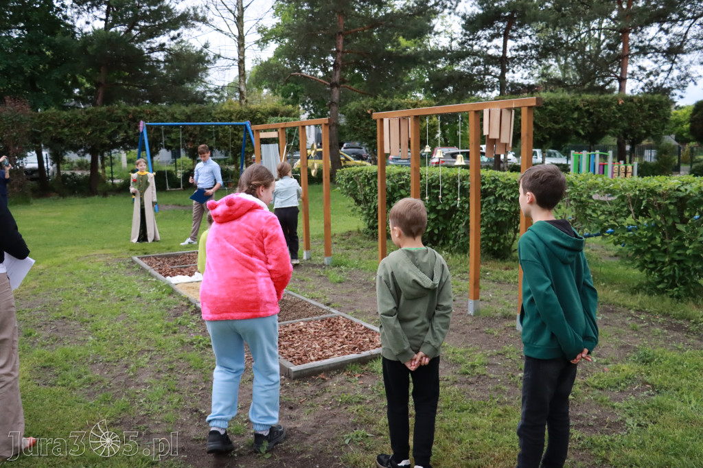 Fotorelacja: Oficjalne otwarcie „Pracowni pod chmurką” w Szkole Podstawowej nr 11 w Zawierciu - Marciszowie