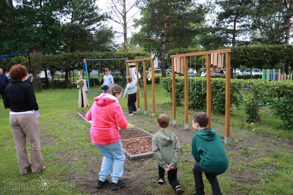 Fotorelacja: Oficjalne otwarcie „Pracowni pod chmurką” w Szkole Podstawowej nr 11 w Zawierciu - Marciszowie