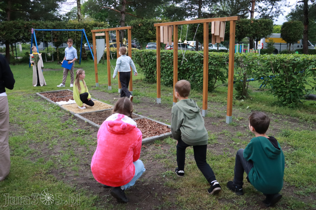 Fotorelacja: Oficjalne otwarcie „Pracowni pod chmurką” w Szkole Podstawowej nr 11 w Zawierciu - Marciszowie