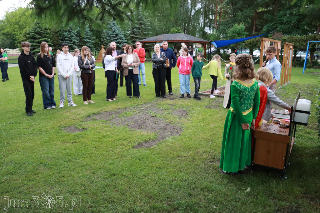 Fotorelacja: Oficjalne otwarcie „Pracowni pod chmurką” w Szkole Podstawowej nr 11 w Zawierciu - Marciszowie
