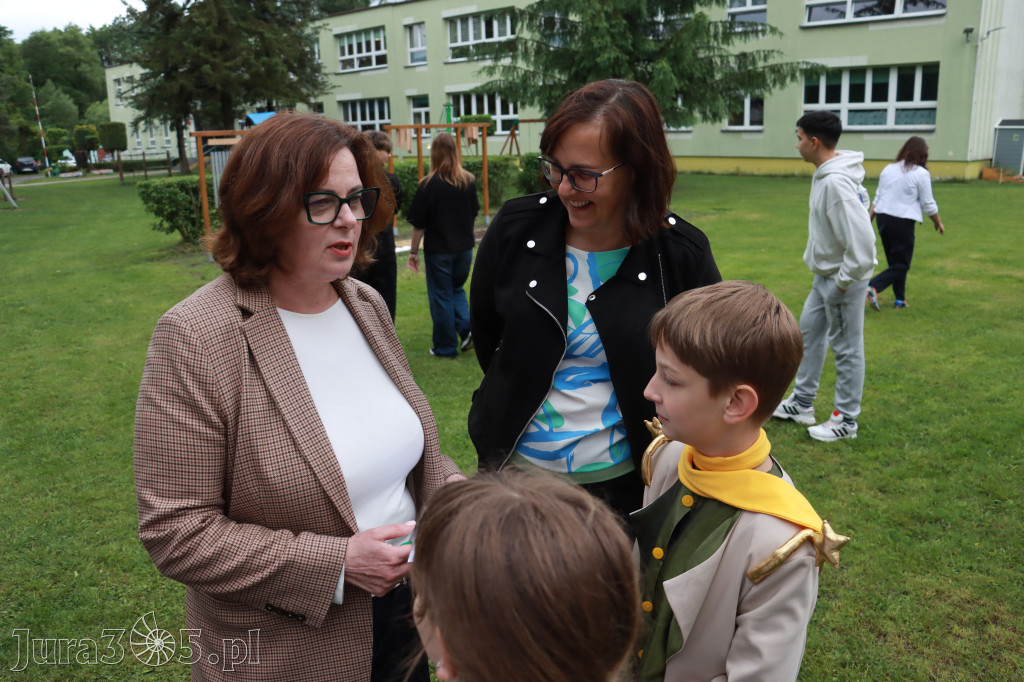 Fotorelacja: Oficjalne otwarcie „Pracowni pod chmurką” w Szkole Podstawowej nr 11 w Zawierciu - Marciszowie