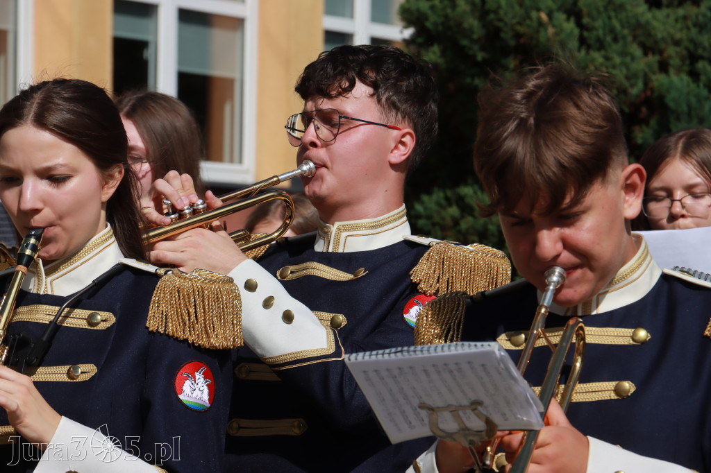 Fotorelacja I: Jubileusz 80-lecia Liceum Ogólnokształcącego w Koziegłowach