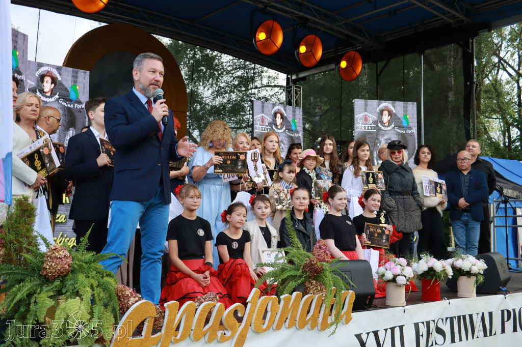 Fotorelacja II: Koncert finałowy XVIII festiwalu im. Janusza Gniatkowskiego w Poraju