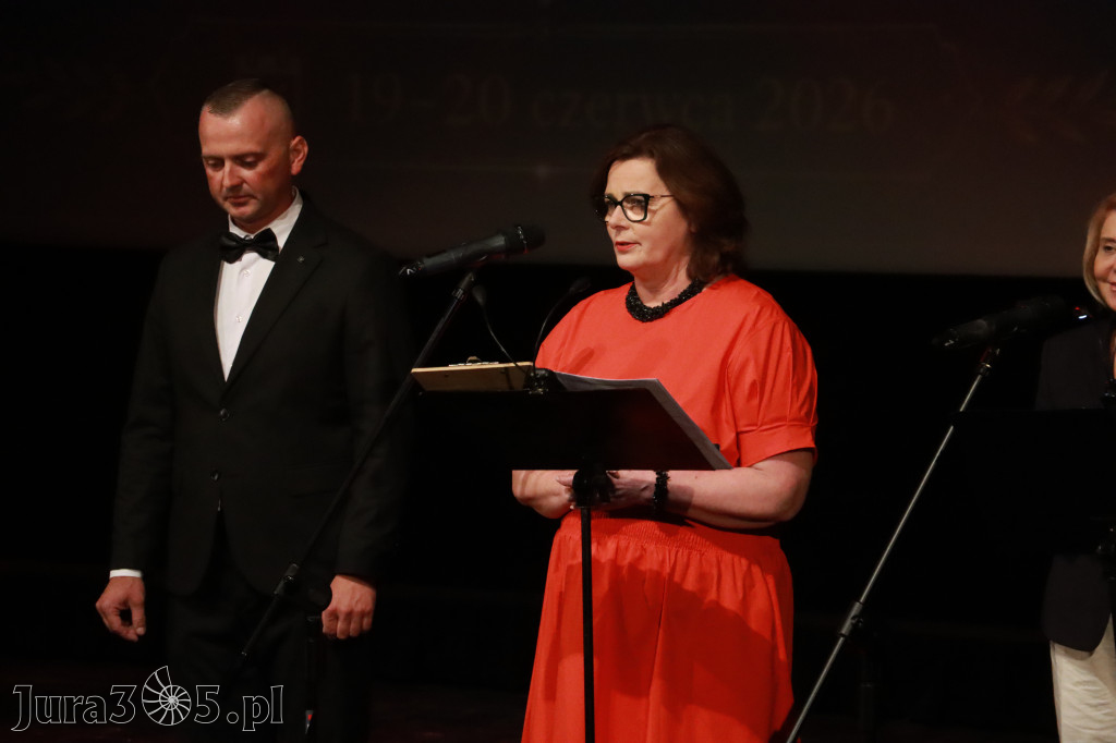 Fotorelacja: Gala z okazji jubileuszu 100-lecia OSP Marciszów w MOK Zawierciu