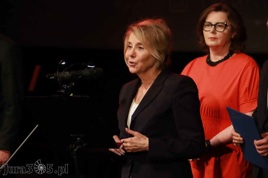Fotorelacja: Gala z okazji jubileuszu 100-lecia OSP Marciszów w MOK Zawierciu