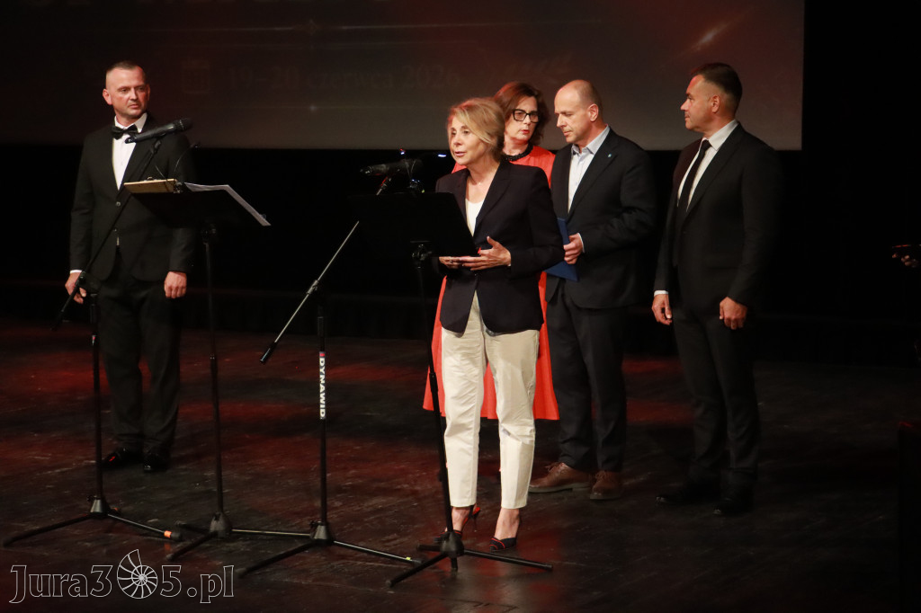 Fotorelacja: Gala z okazji jubileuszu 100-lecia OSP Marciszów w MOK Zawierciu