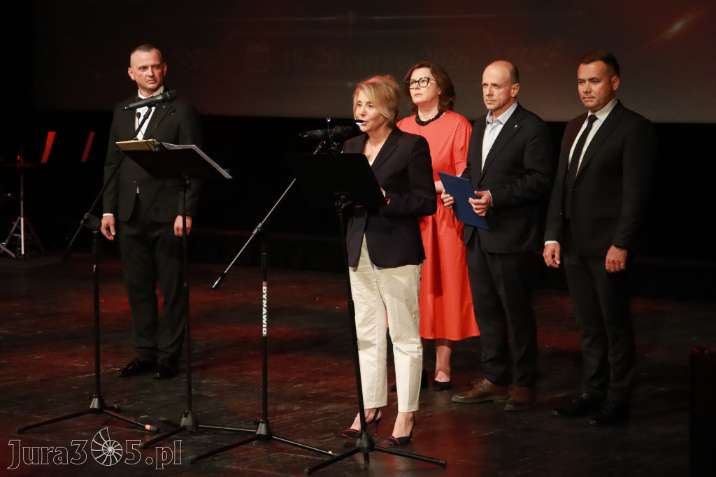 Fotorelacja: Gala z okazji jubileuszu 100-lecia OSP Marciszów w MOK Zawierciu