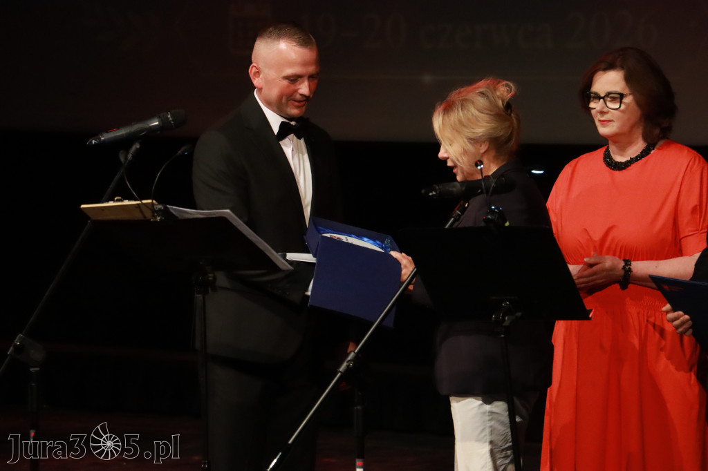 Fotorelacja: Gala z okazji jubileuszu 100-lecia OSP Marciszów w MOK Zawierciu