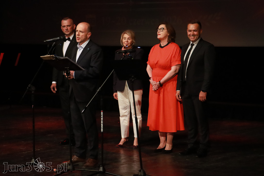 Fotorelacja: Gala z okazji jubileuszu 100-lecia OSP Marciszów w MOK Zawierciu