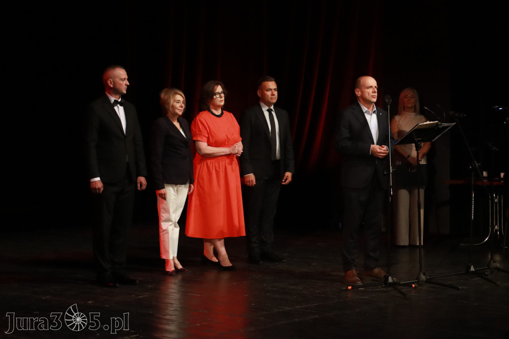 Fotorelacja: Gala z okazji jubileuszu 100-lecia OSP Marciszów w MOK Zawierciu