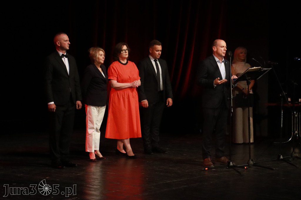 Fotorelacja: Gala z okazji jubileuszu 100-lecia OSP Marciszów w MOK Zawierciu