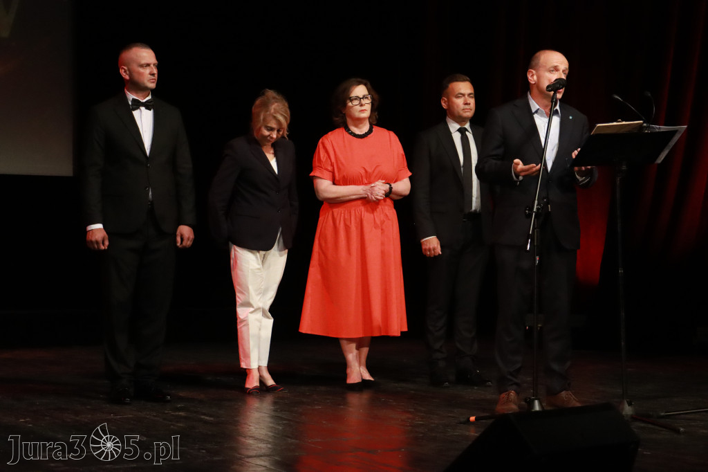 Fotorelacja: Gala z okazji jubileuszu 100-lecia OSP Marciszów w MOK Zawierciu