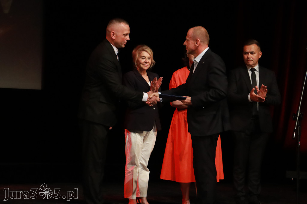 Fotorelacja: Gala z okazji jubileuszu 100-lecia OSP Marciszów w MOK Zawierciu