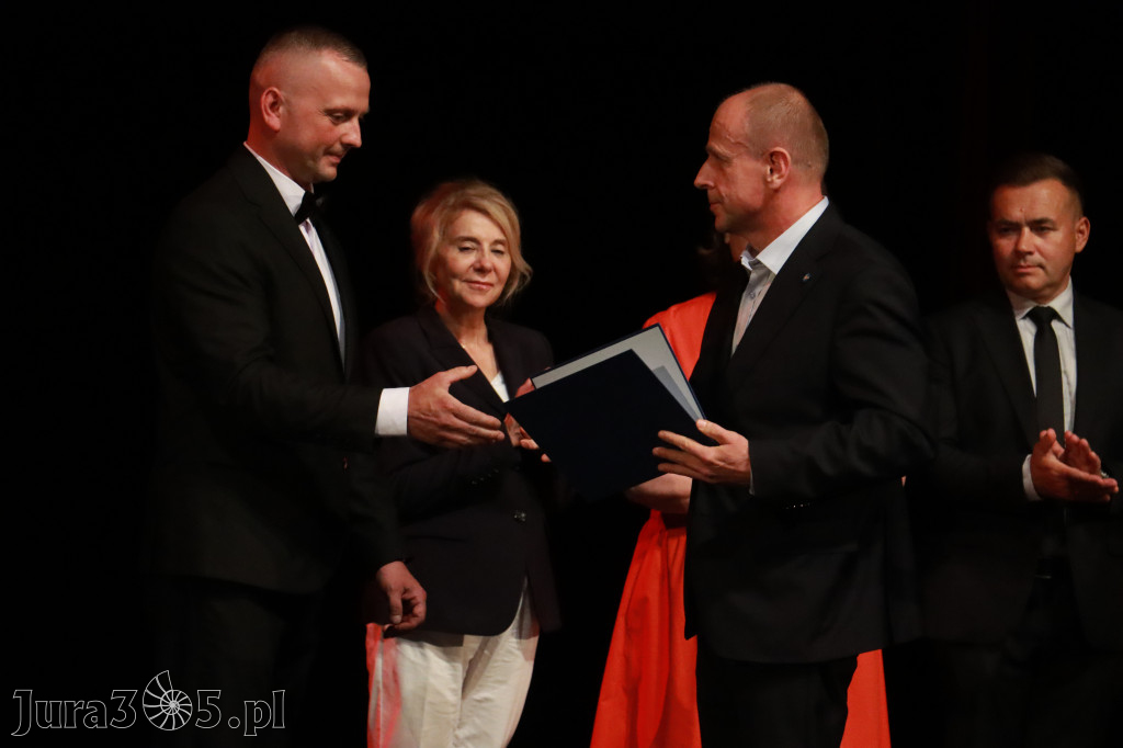 Fotorelacja: Gala z okazji jubileuszu 100-lecia OSP Marciszów w MOK Zawierciu