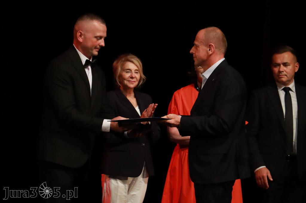 Fotorelacja: Gala z okazji jubileuszu 100-lecia OSP Marciszów w MOK Zawierciu