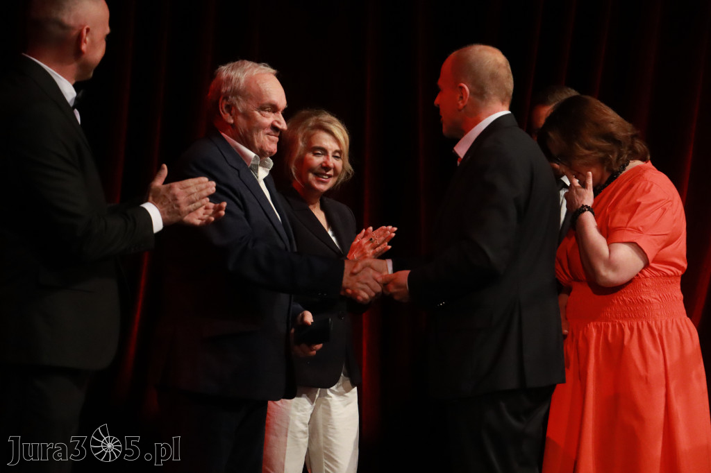 Fotorelacja: Gala z okazji jubileuszu 100-lecia OSP Marciszów w MOK Zawierciu