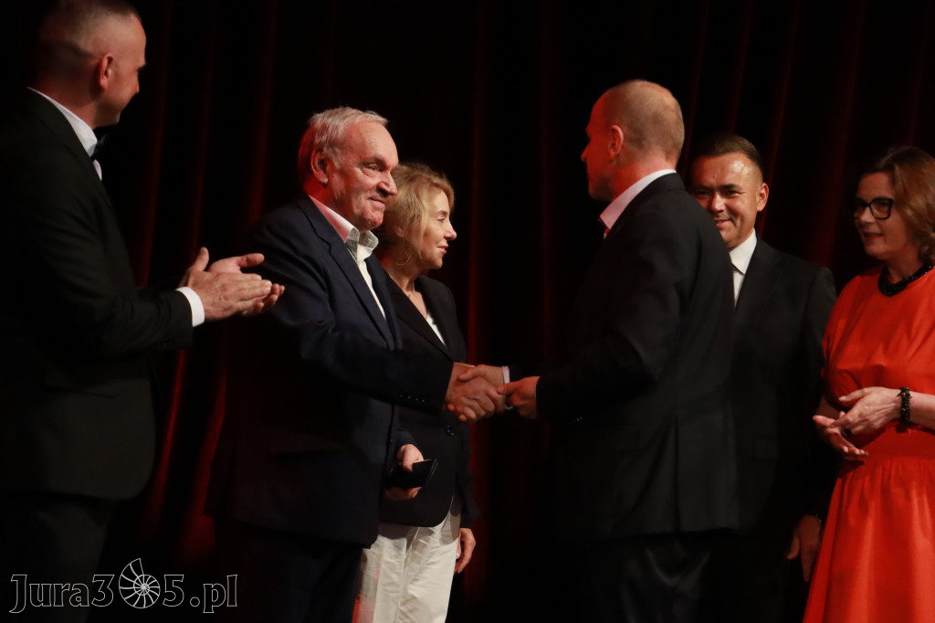 Fotorelacja: Gala z okazji jubileuszu 100-lecia OSP Marciszów w MOK Zawierciu